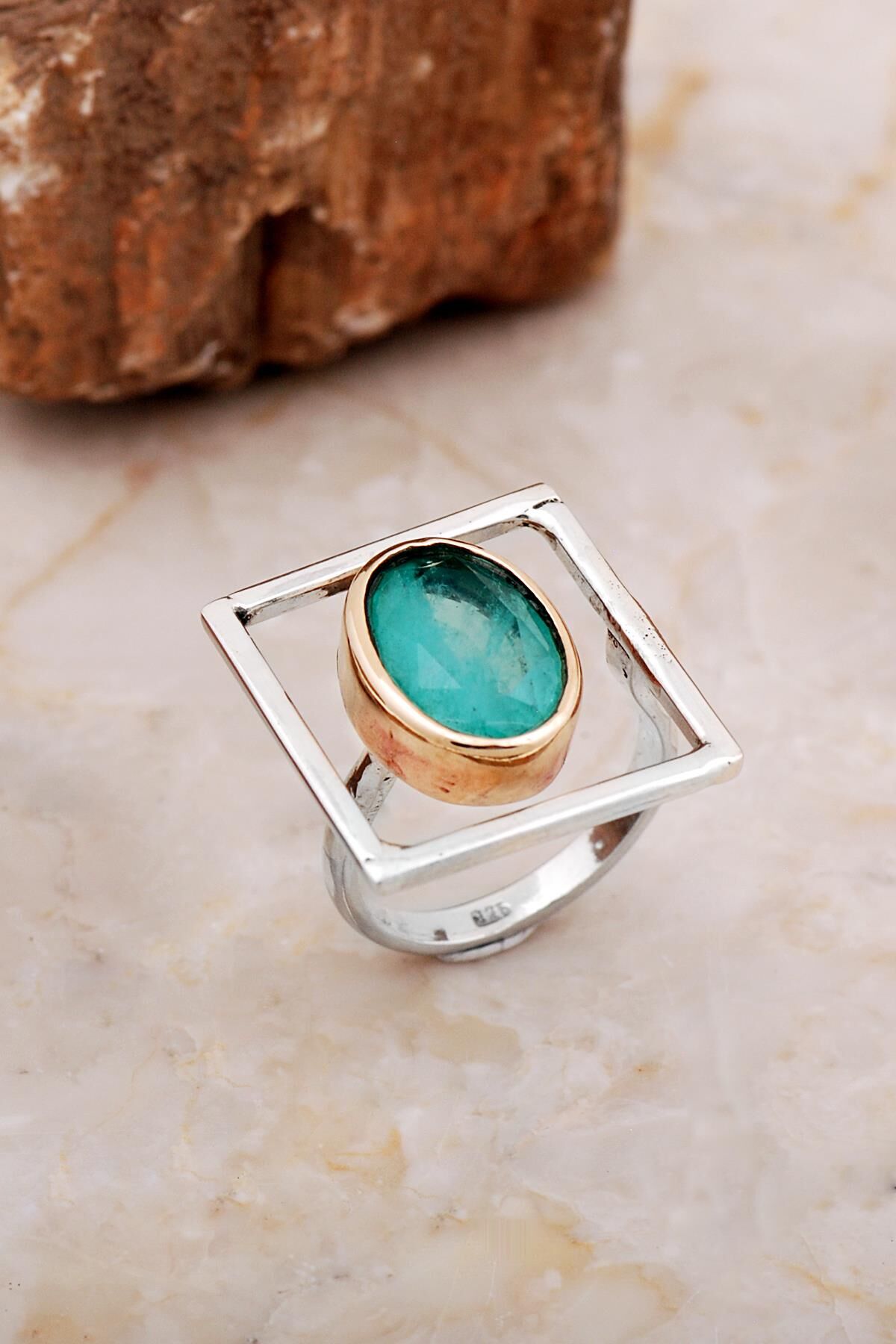 Yeşil Paraiba Taşlı Tasarım Kare Gümüş Yüzük 5859