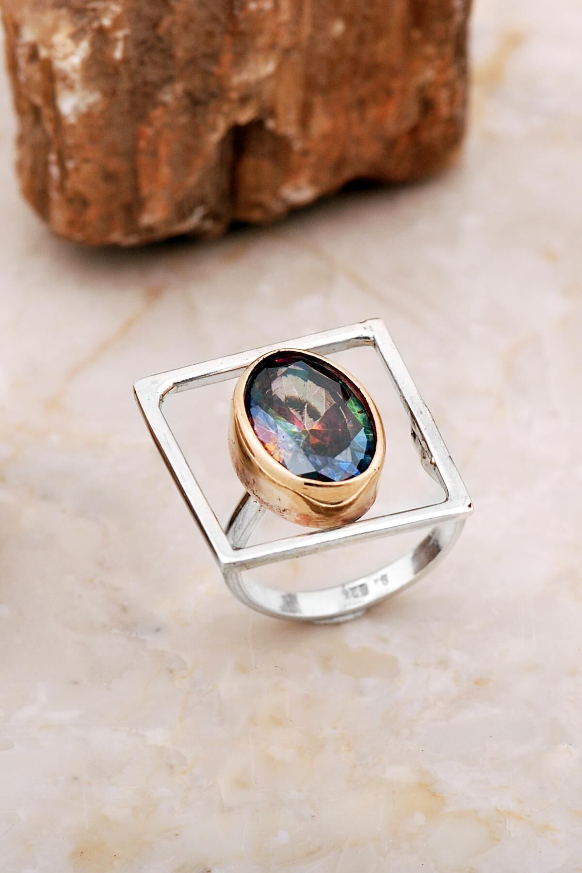 Mistik Topaz Taşlı Tasarım Kare Gümüş Yüzük 5860