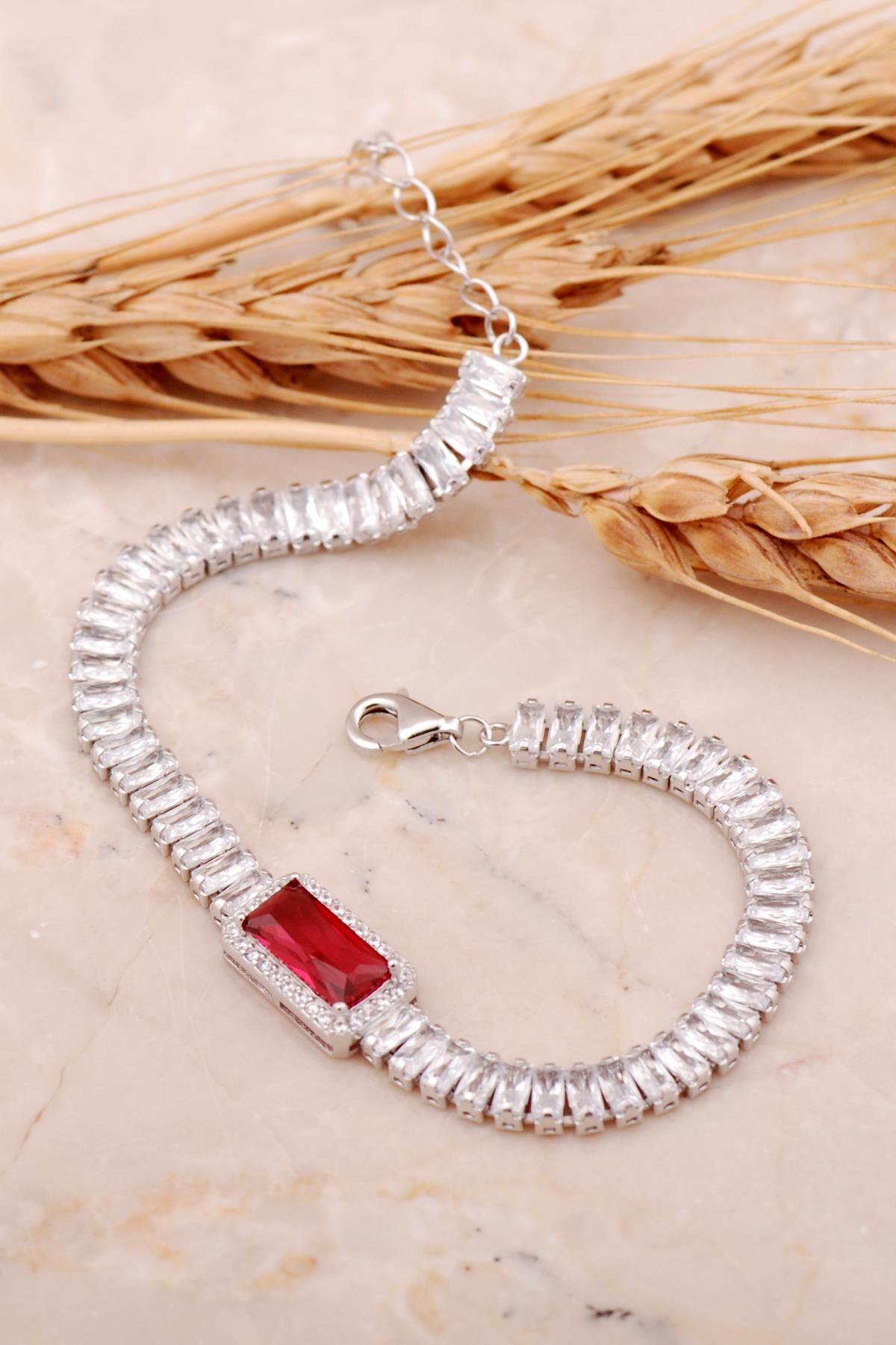 Yakut Taşlı Baget Rodyumlu Gümüş Bileklik 4486