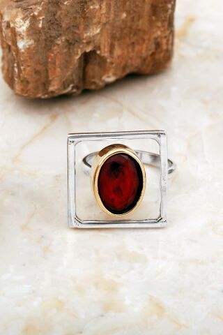 Kök Yakut Taşlı Tasarım Kare Gümüş Yüzük 5864