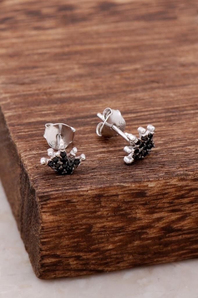 Kraliçe Tacı Tasarımlı Safir Taşlı Gümüş Küpe 4001