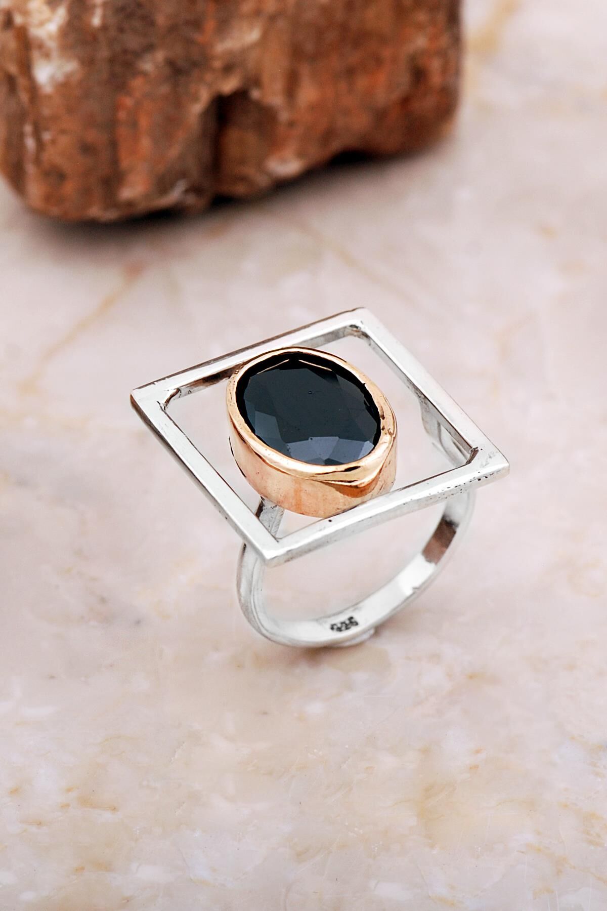 Oniks Taşlı Tasarım Kare Gümüş Yüzük 5866