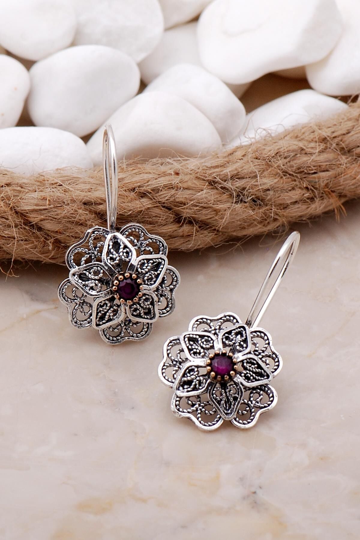 Yakut Taşlı Telkari Elişi Gümüş Çiçek Küpe 5786