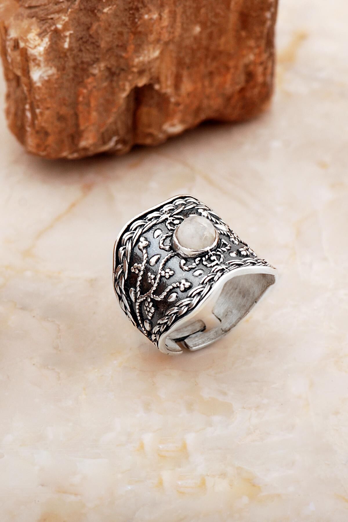 Ay Taşlı Tasarım Desenli Elişi Gümüş Yüzük 5868