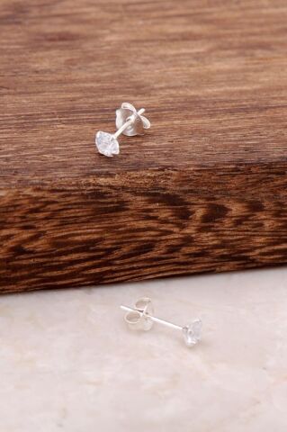 Tek Taş 4 Mm Gümüş Küpe 1789
