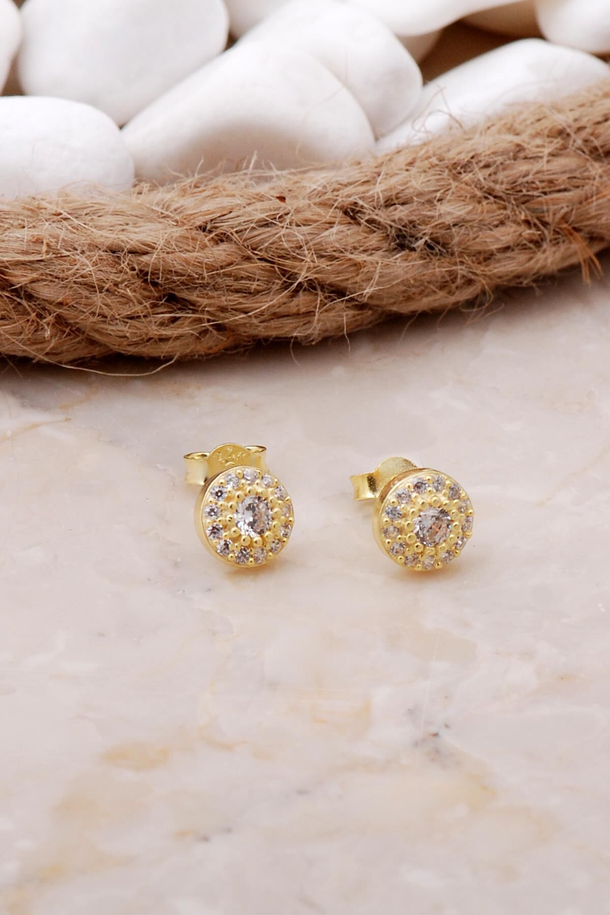 Elmas Montürlü 7 Mm Altın Yaldızlı Gümüş Küpe 5798