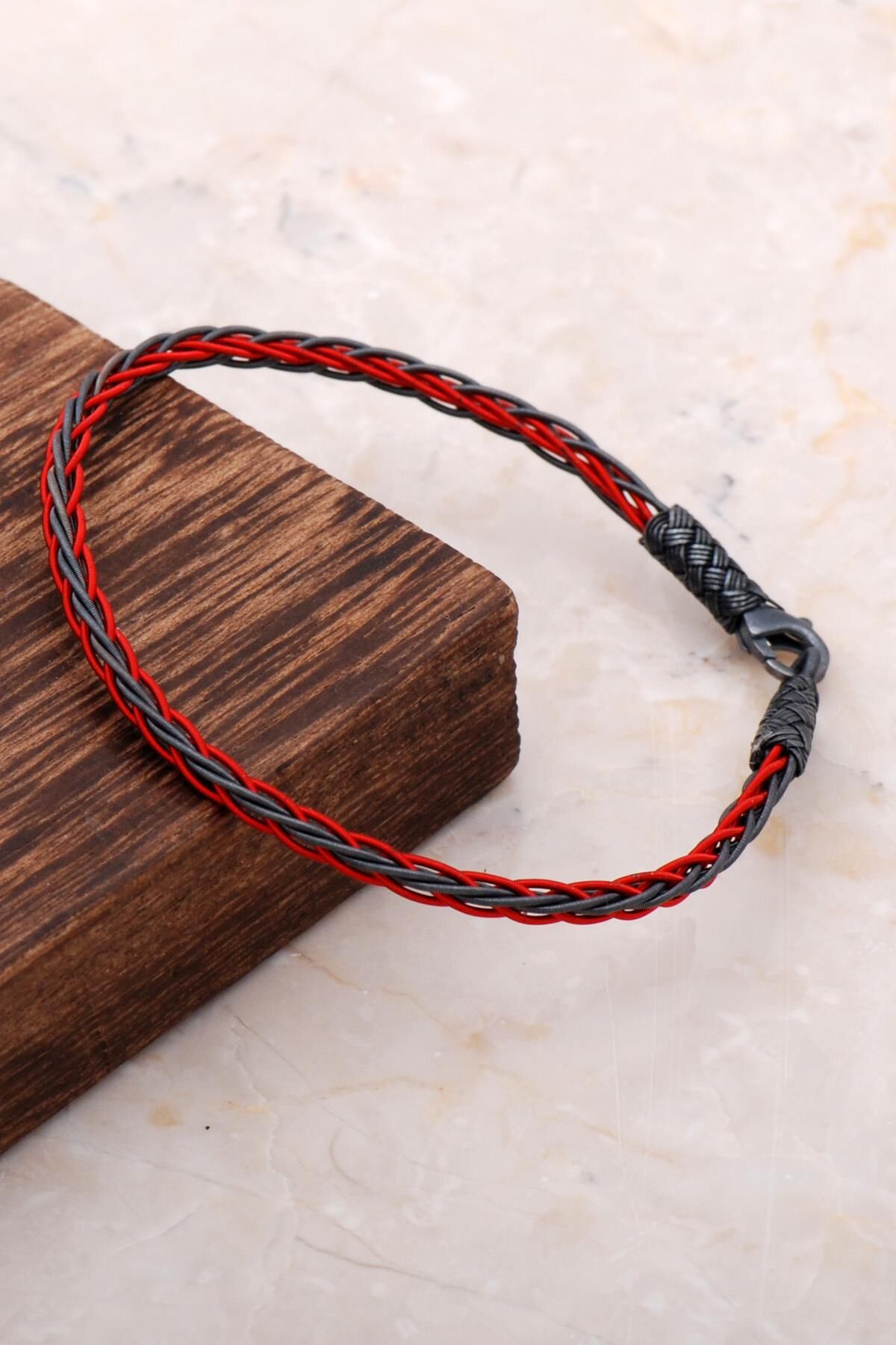 Kazaziye İşlemeli El Sarması Gümüş Erkek Bileklik 3320