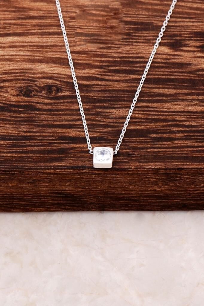 Tek Taş Tasarım Rodyumlu Gümüş Kolye 3039