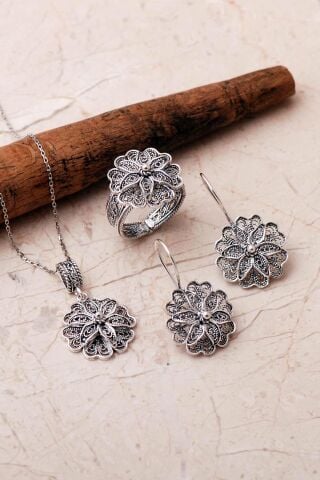 Telkari İşlemeli Elişi Papatya 925 Ayar Gümüş Set 2861