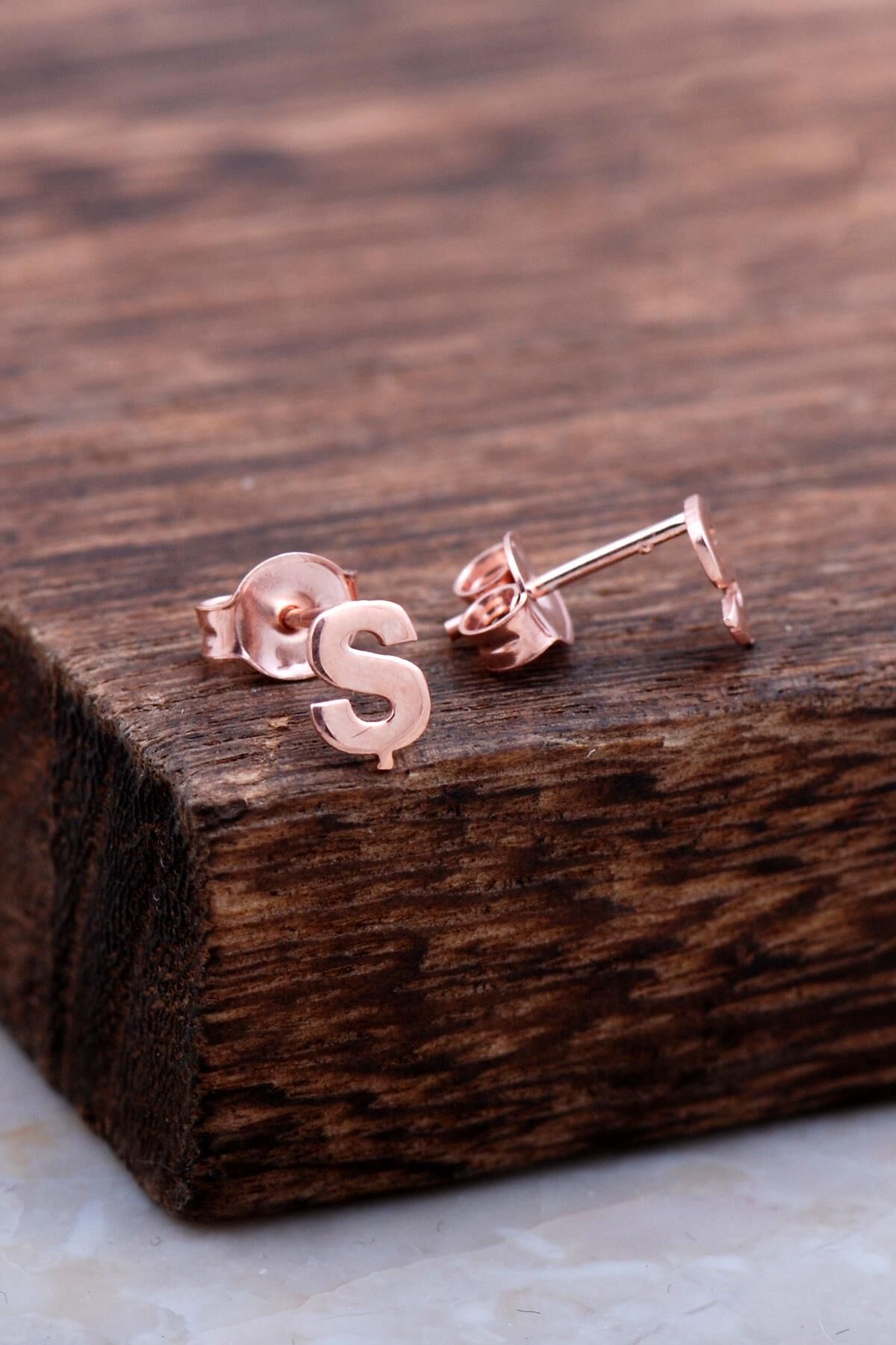 Ş Harfi Rose Gümüş Küpe 6002