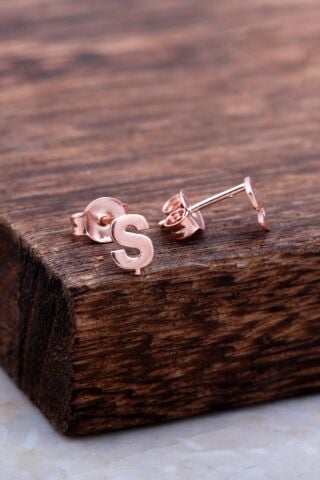 Ş Harfi Rose Gümüş Küpe 6002