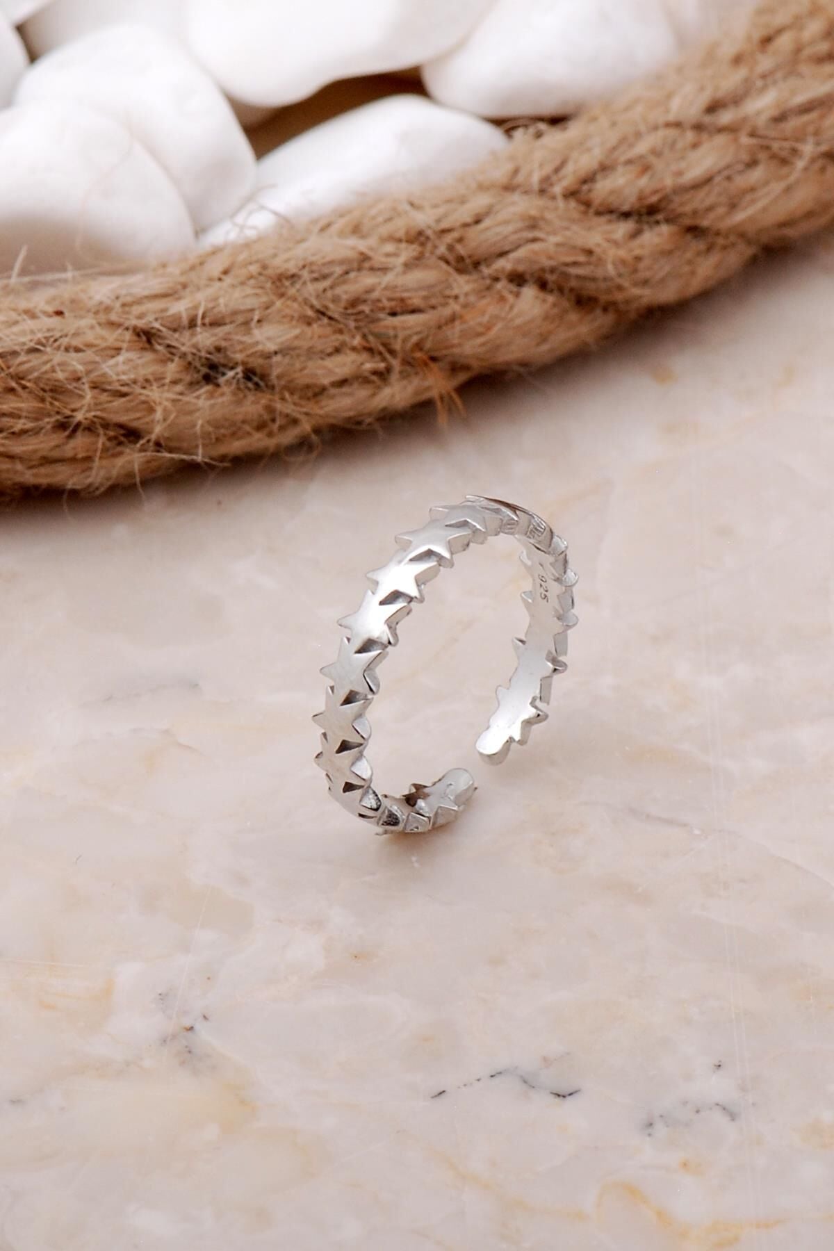 Yıldız Tasarım Rodyumlu Gümüş Yüzük 3520