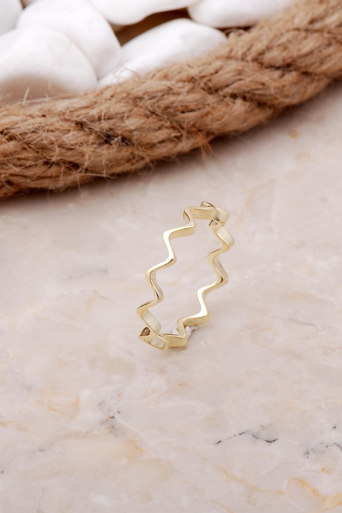 Dalgalı Altın Yaldızlı İnce Gümüş Yüzük 3521