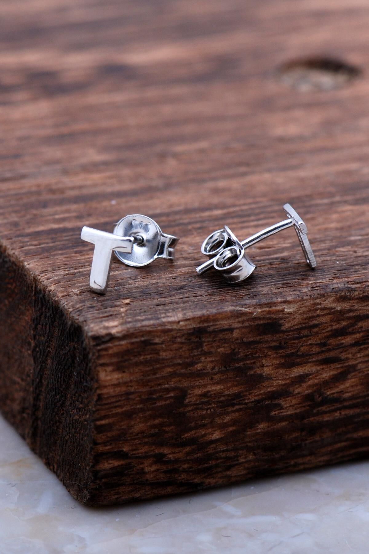 T Harfi Rodyumlu Gümüş Küpe 6006