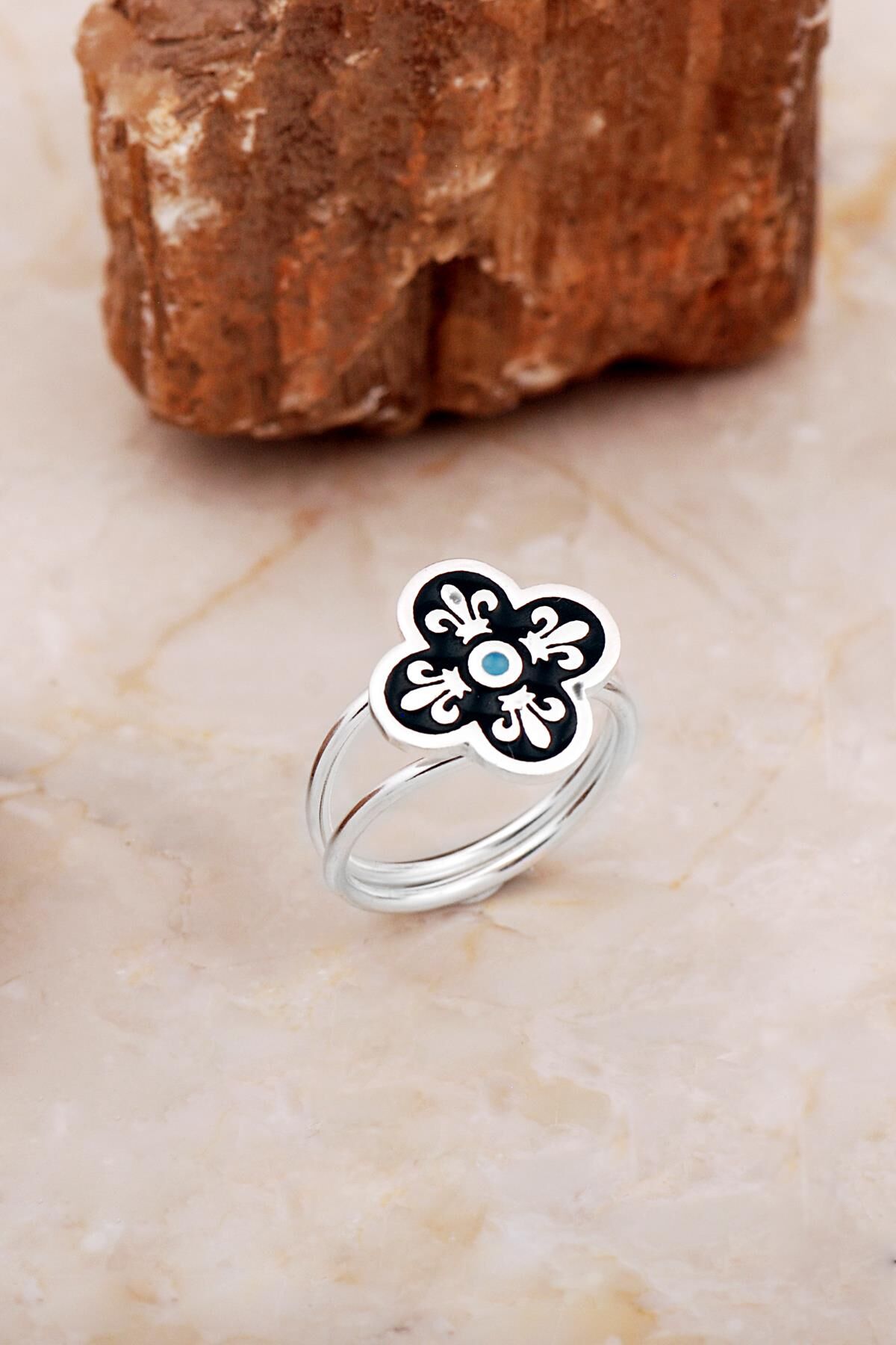 Yonca Mineli Elişi Gümüş Yüzük 5899