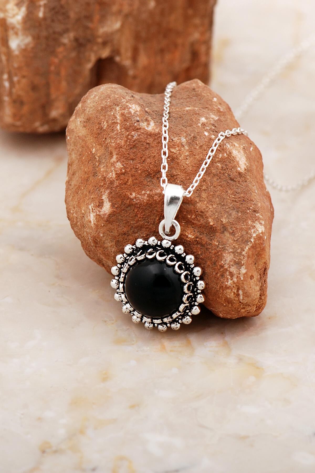 Oniks Taşlı Telkari İşlemeli Gümüş Kolye 8029