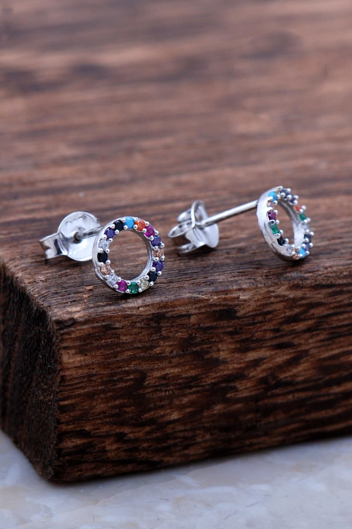 Halka Tamtur Renkli Taşlı Rodyumlu Gümüş Küpe 6026