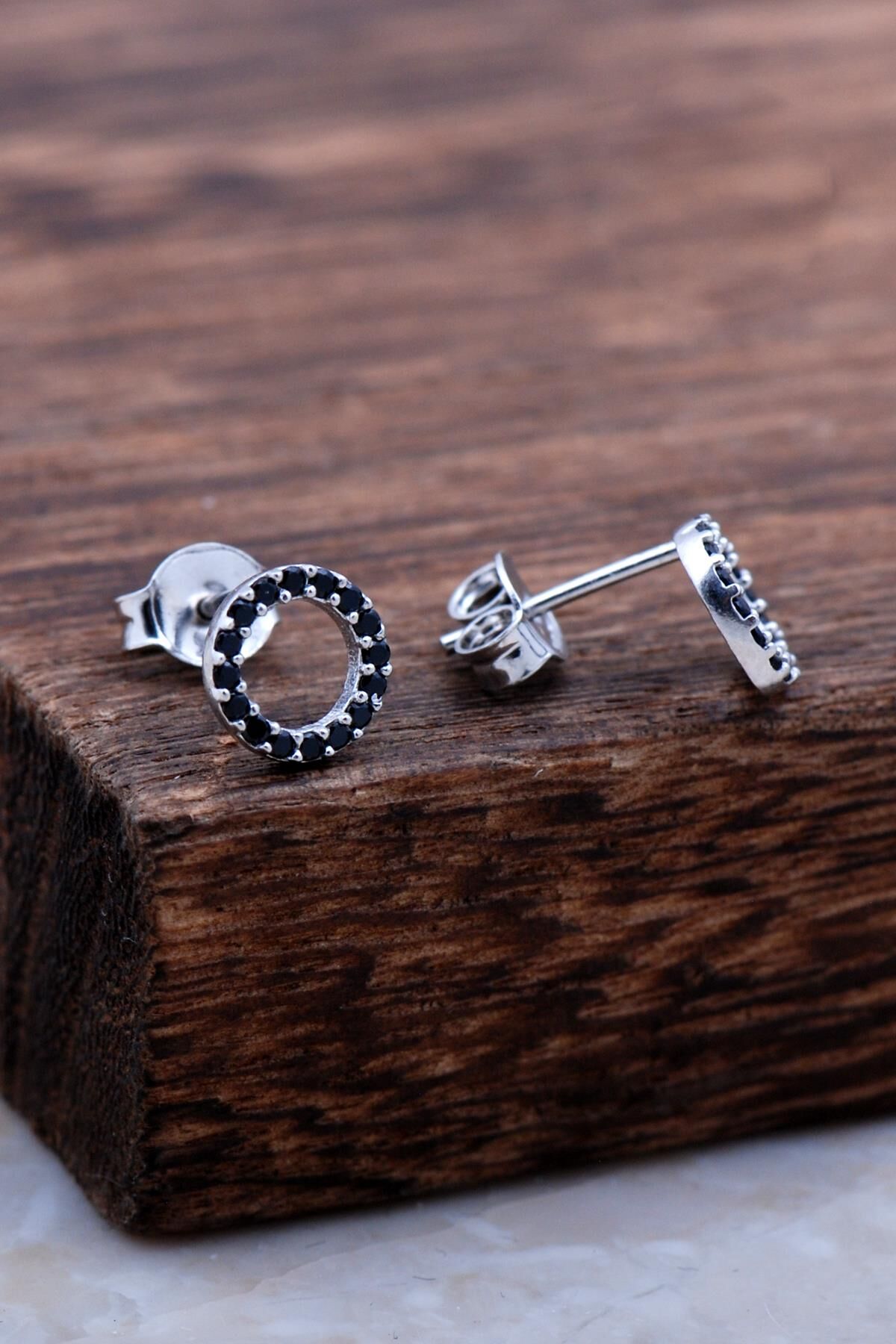 Halka Tamtur Siyah Taşlı Rodyumlu Gümüş Küpe 6027