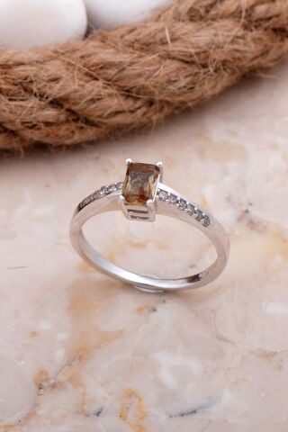 Renk Değiştiren Sultan Taşlı Baget Rodyumlu Gümüş Yüzük 3692