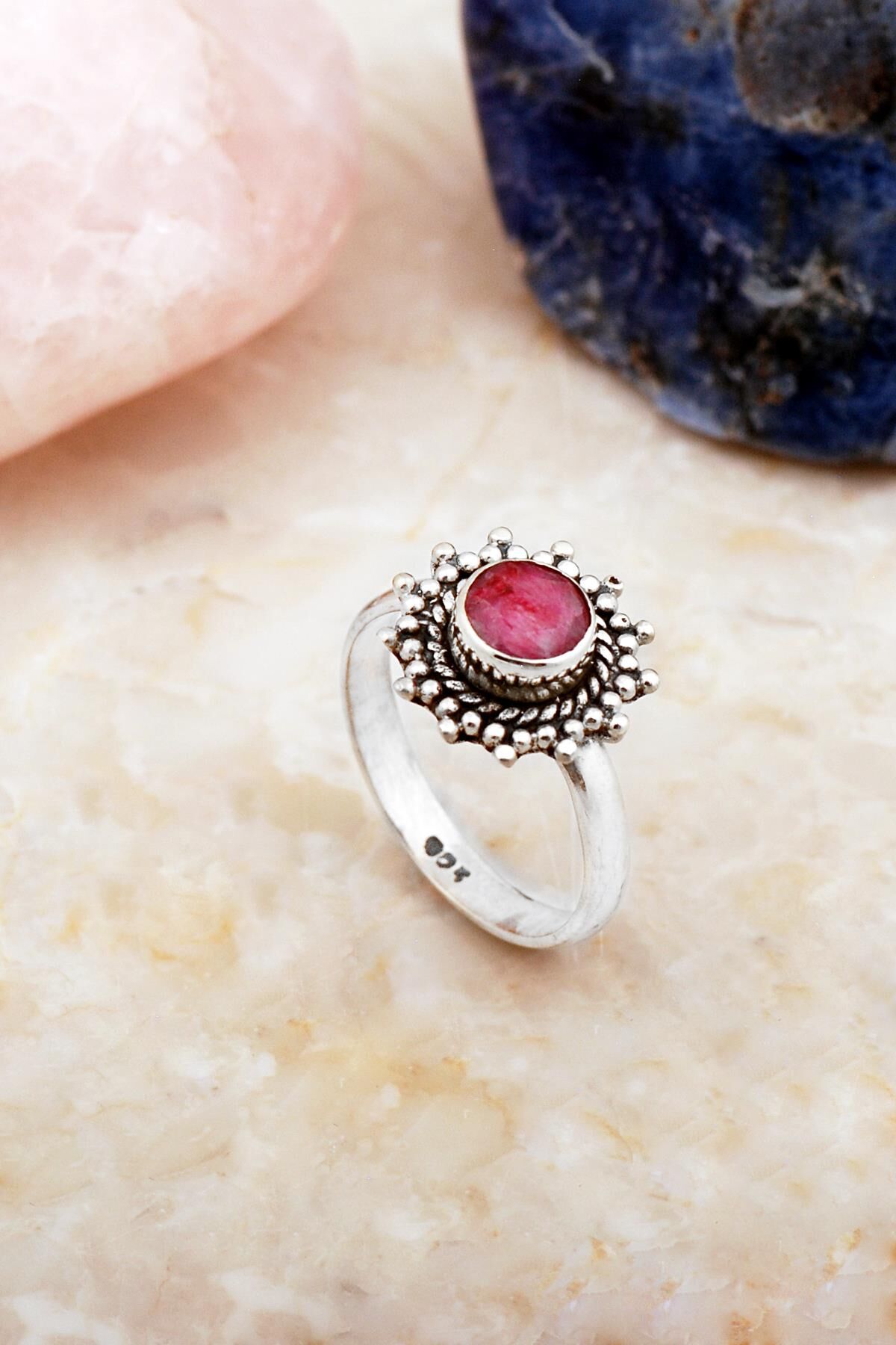 Kök Yakut Taşlı Elişi Tasarım Gümüş Yüzük 5902