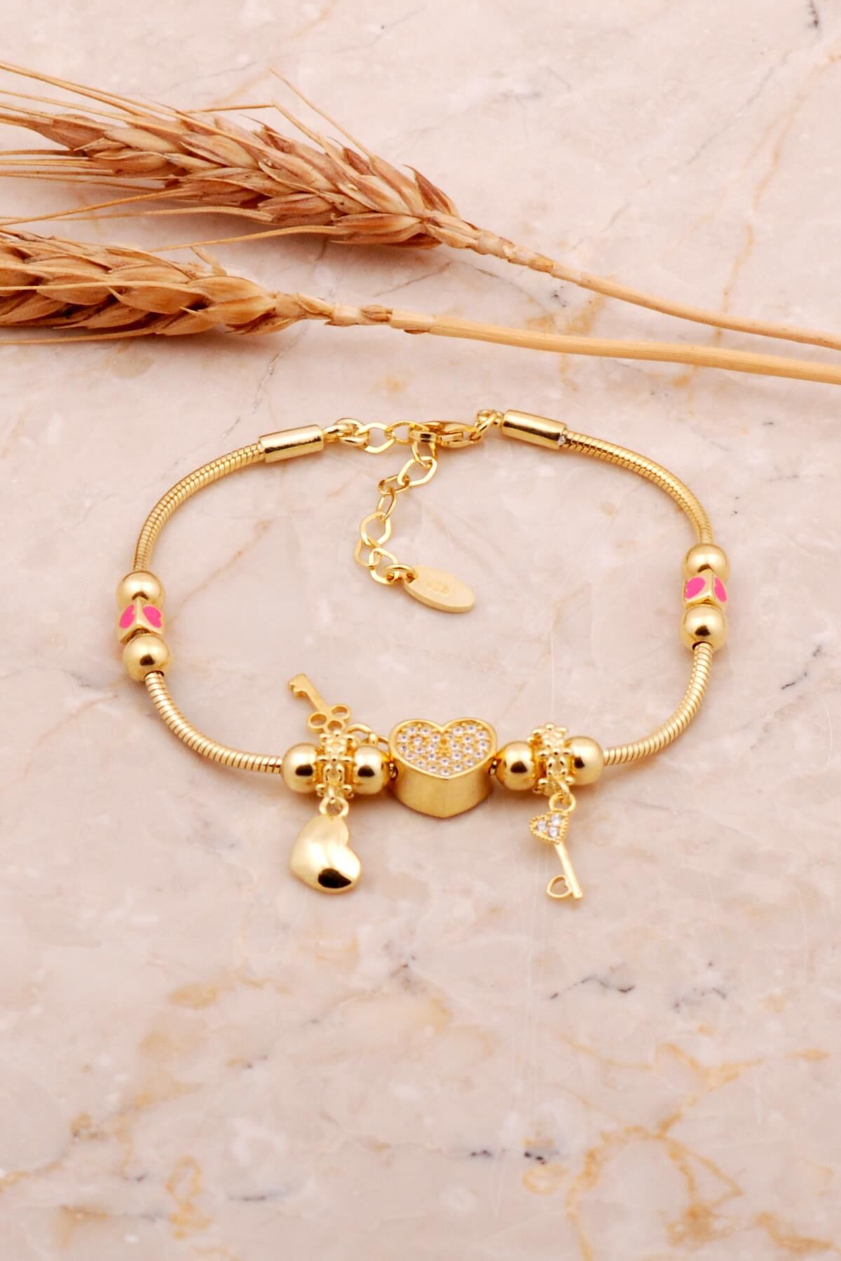 Kalp Tasarım Altın Kaplama Mineli Gümüş Şans Bileklik 4520