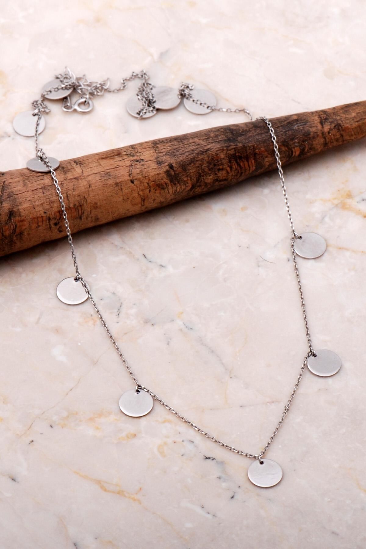 Pullu Rodyumlu Gümüş Kolye 7111