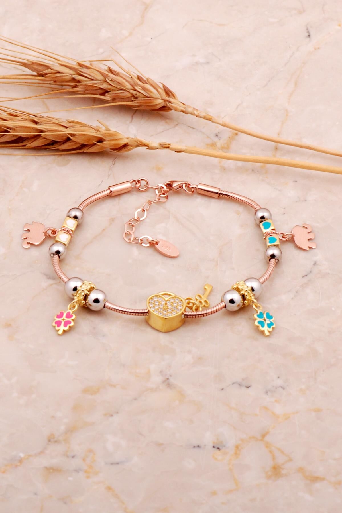 Kalp Tasarım Rose Mineli Gümüş Şans Bileklik 4526