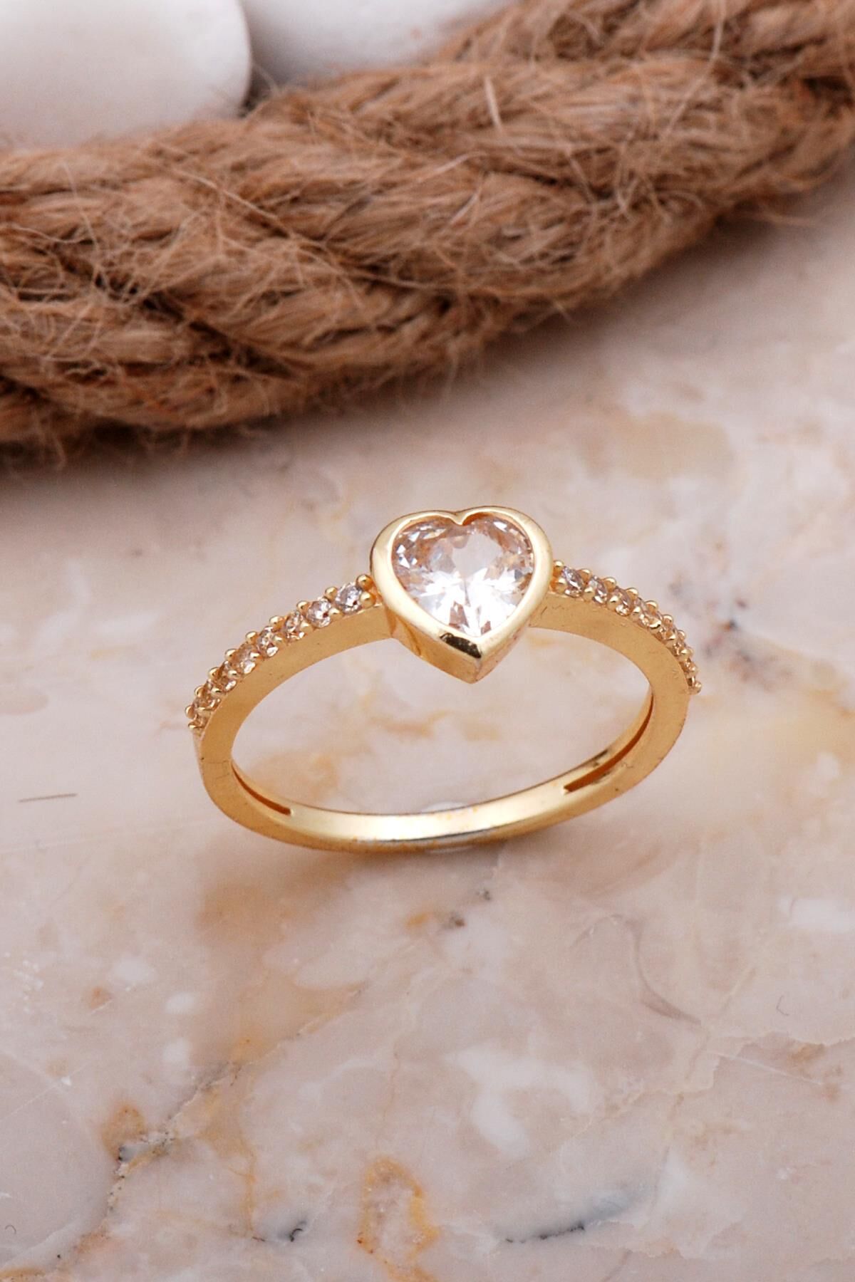 Kalp Tasarım Altın Yaldızlı Gümüş Yüzük 3700