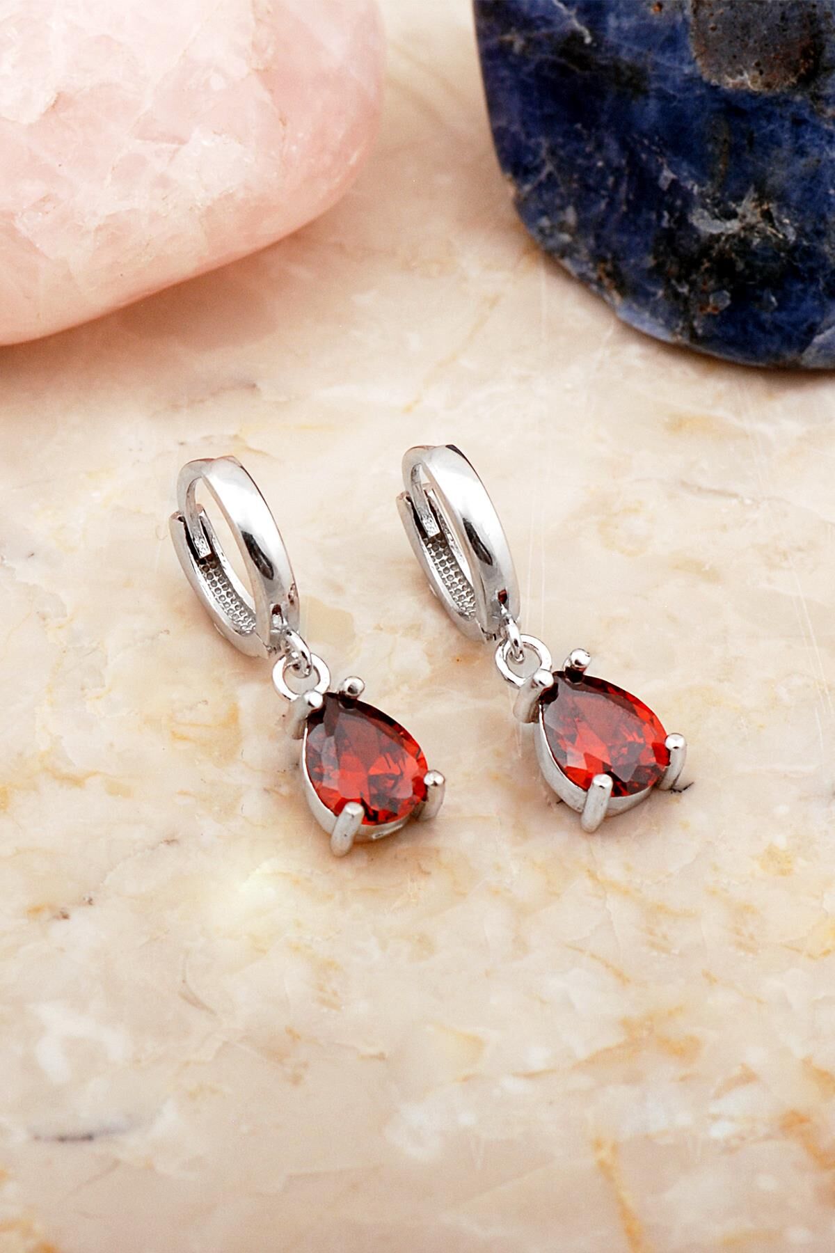 Lal Taşlı Damla Rodyumlu Gümüş Küpe 7096