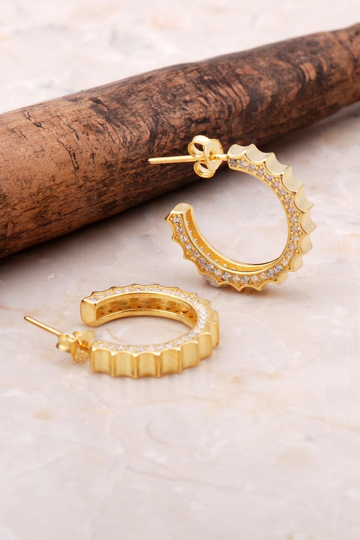 Altın Yaldılzı 19 Mm Gümüş Taşlı Halka Küpe 5036