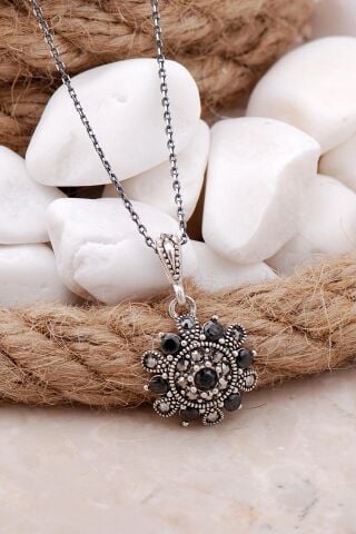 Safir Taşlı Çiçekli Gümüş Kolye 7550