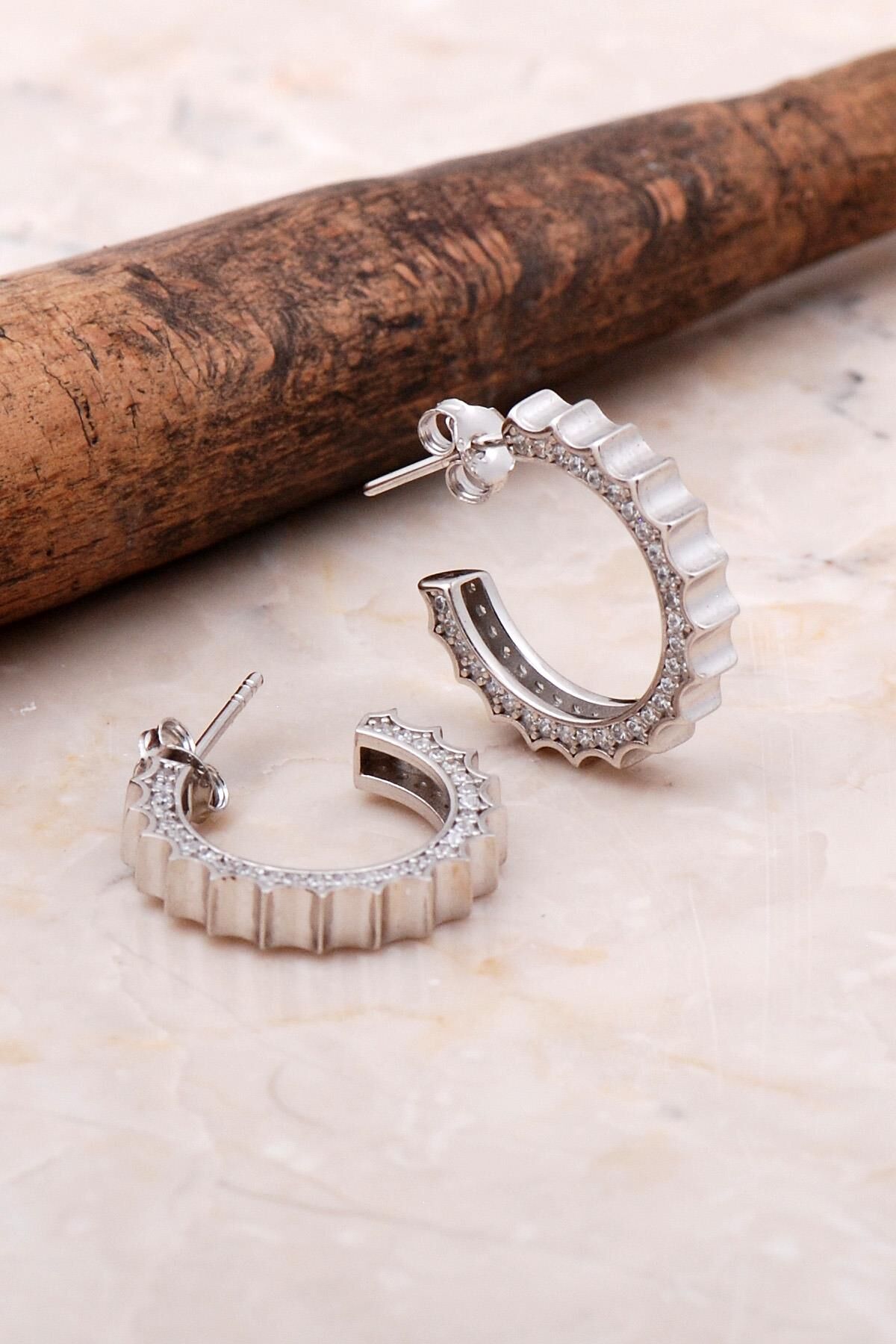 Taşlı 17 Mm Gümüş Halka Küpe 5040