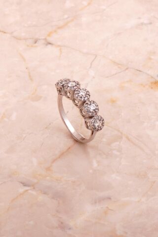 Elmas Montürlü Beş Taş Rodyumlu Gümüş Yüzük 3743