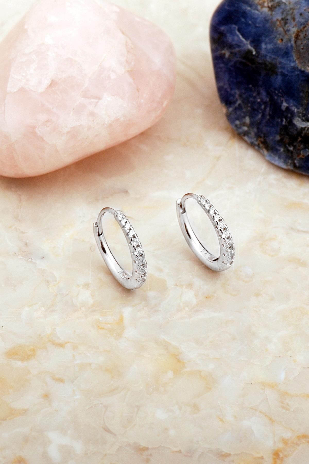 13 Mm Taşlı Mini Rodyumlu Gümüş Halka Küpe 7109