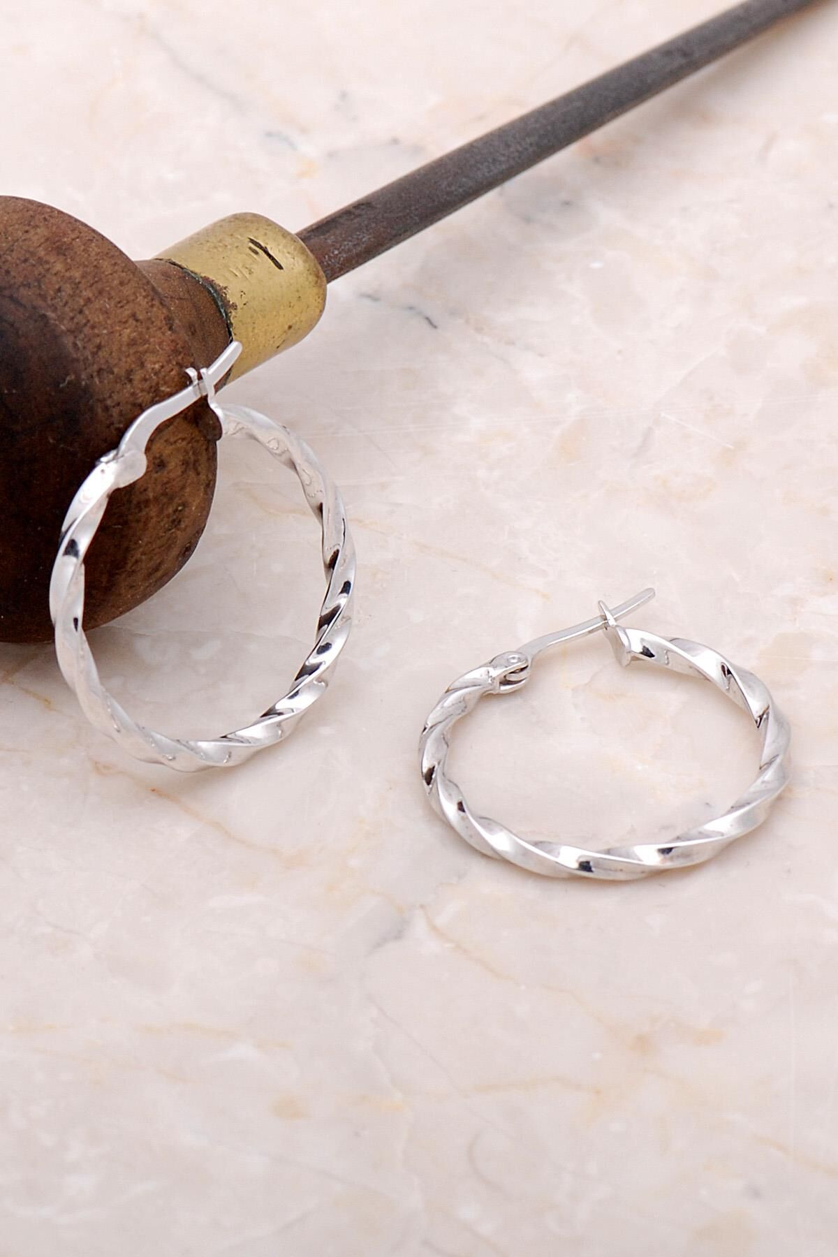 Burgu Gümüş 25 mm Halka Küpe 4985