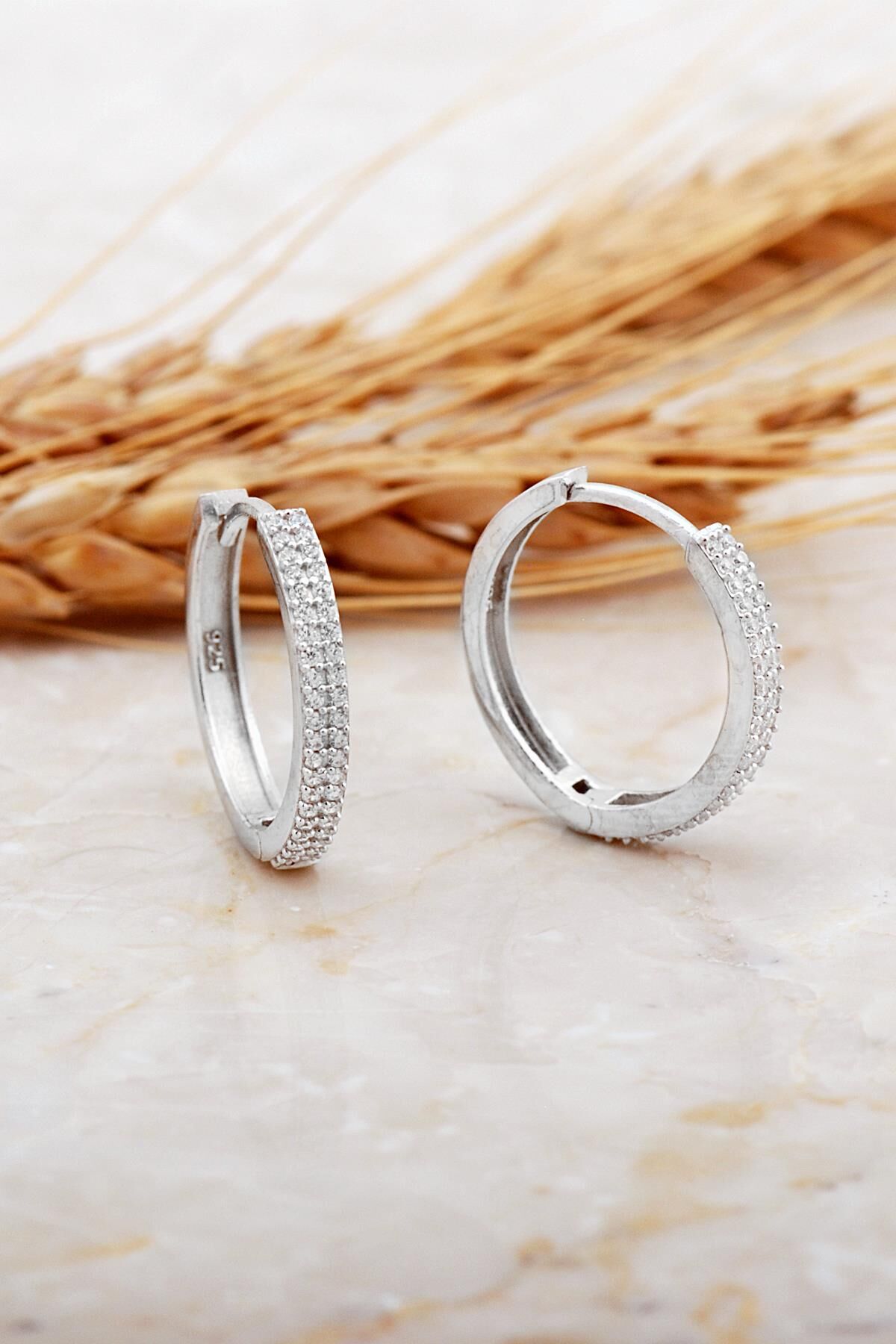 20 Mm Rodyumlu Taşlı Büyük Boy Gümüş Halka Küpe 7118