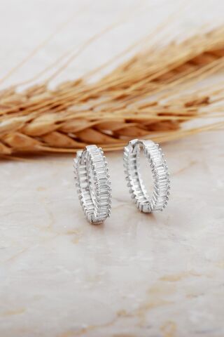 17 Mm Baget Taşlı Orta Boy Rodyumlu Gümüş Halka Küpe 7125