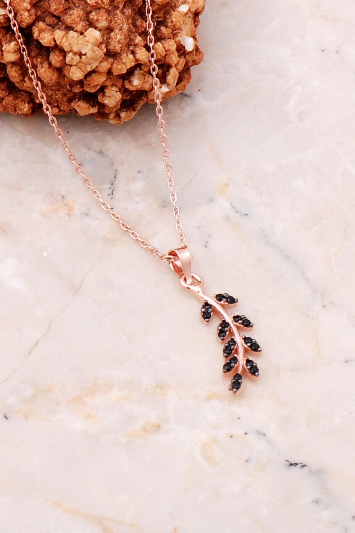 Yaprak Model Rose Gümüş Siyah Taşlı Kolye 7119