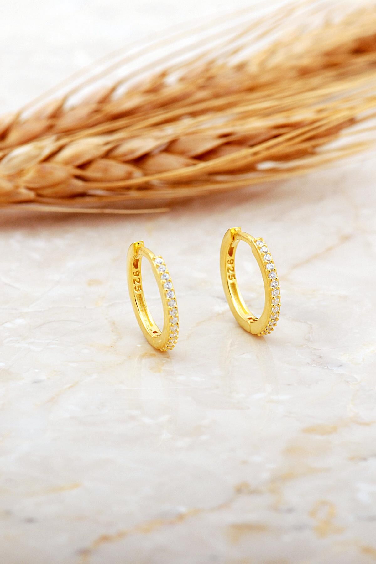 15 Mm Taşlı Altın Kaplama Gümüş Halka Küpe 7138