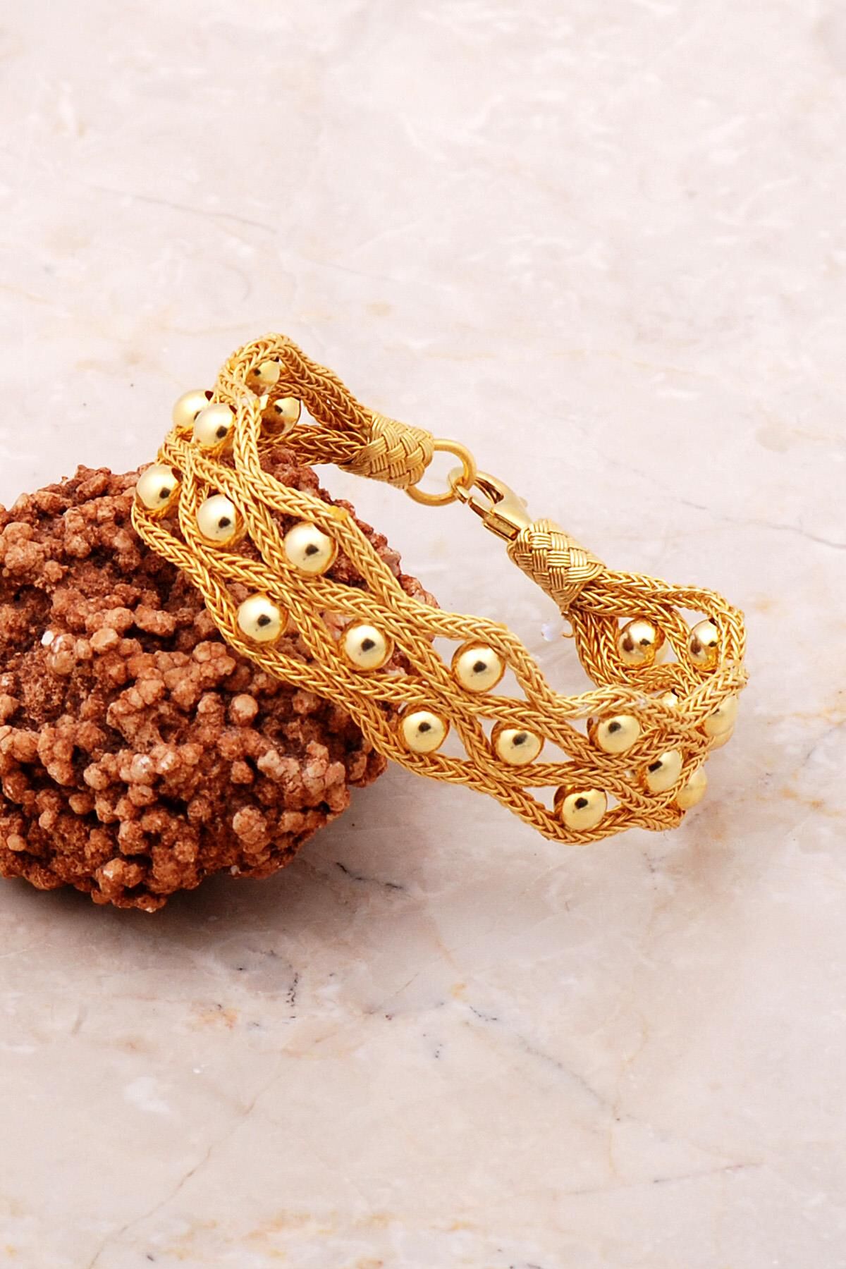 Kazaziye İşlemeli Altın Yaldızlı Gümüş Elişi Bileklik 3637