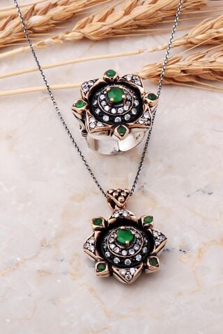 Kök Zümrüt Taşlı Elmas Montürlü Gümüş Set 177