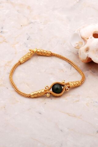 Altın Yaldızlı Kazaziye İşlemeli Kök Zümrüt Bileklik 3639