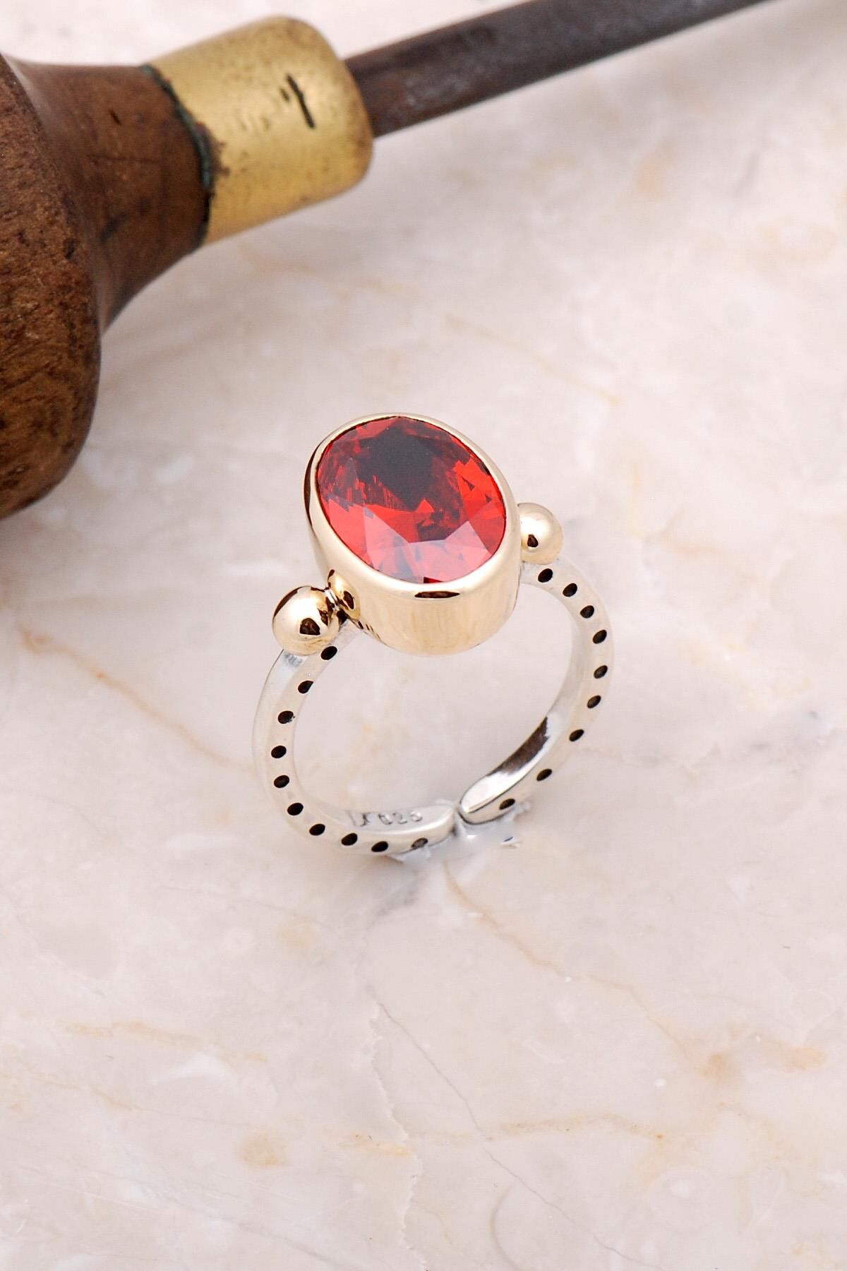 Lal Elişi Gümüş Tektaş Yüzük 3025