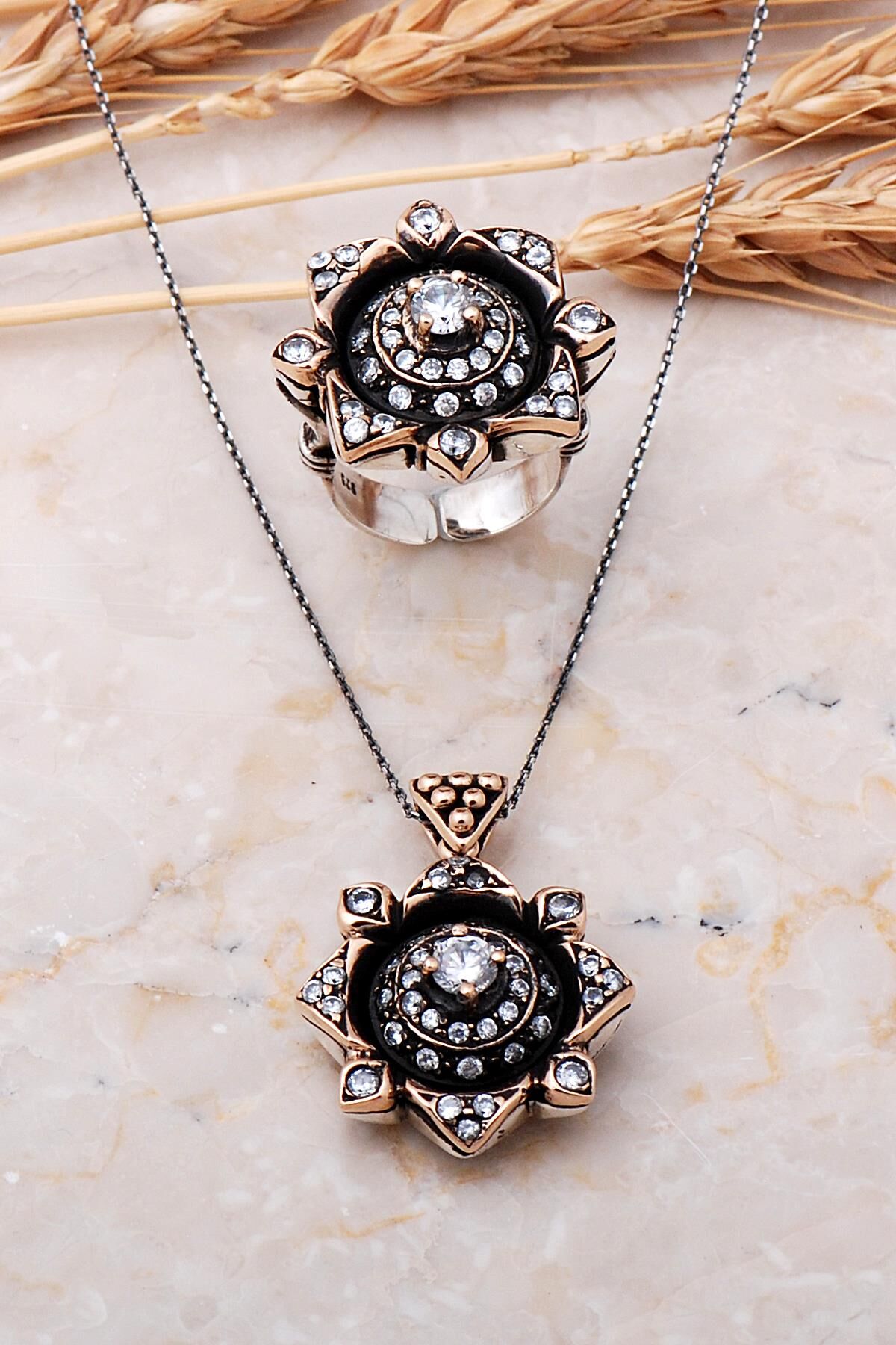 Zirkon Taşlı Elmas Montürlü Gümüş Set 187