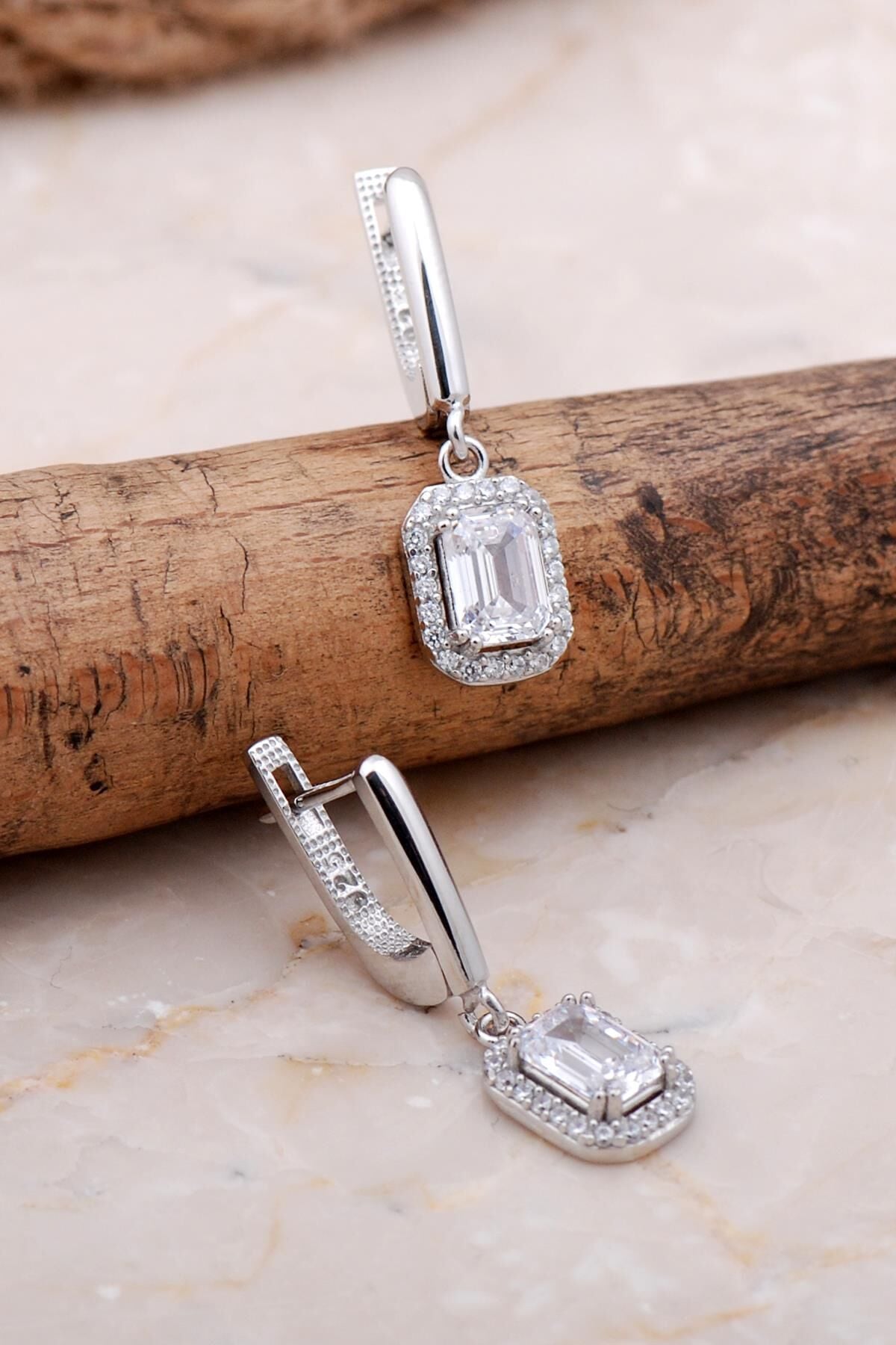 Baget Rodyumlu Gümüş Küpe 6054