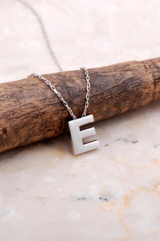 E Harfi Rodyumlu Gümüş Kolye 7855
