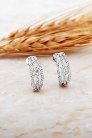 Baget Taşlı Tasarım Rodyumlu Gümüş Küpe 7170