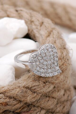 Kalp Tasarım Rodyumlu Gümüş Yüzük 3367