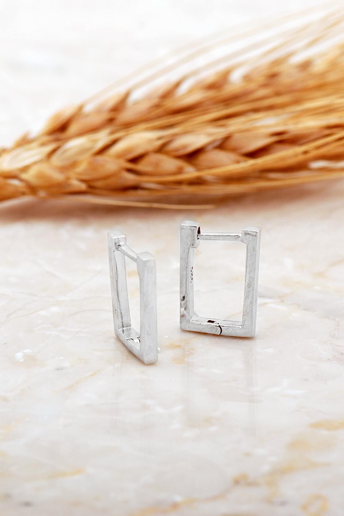 Dikdörtgen Taşsız Rodyumlu Minimal Gümüş Küpe 7175