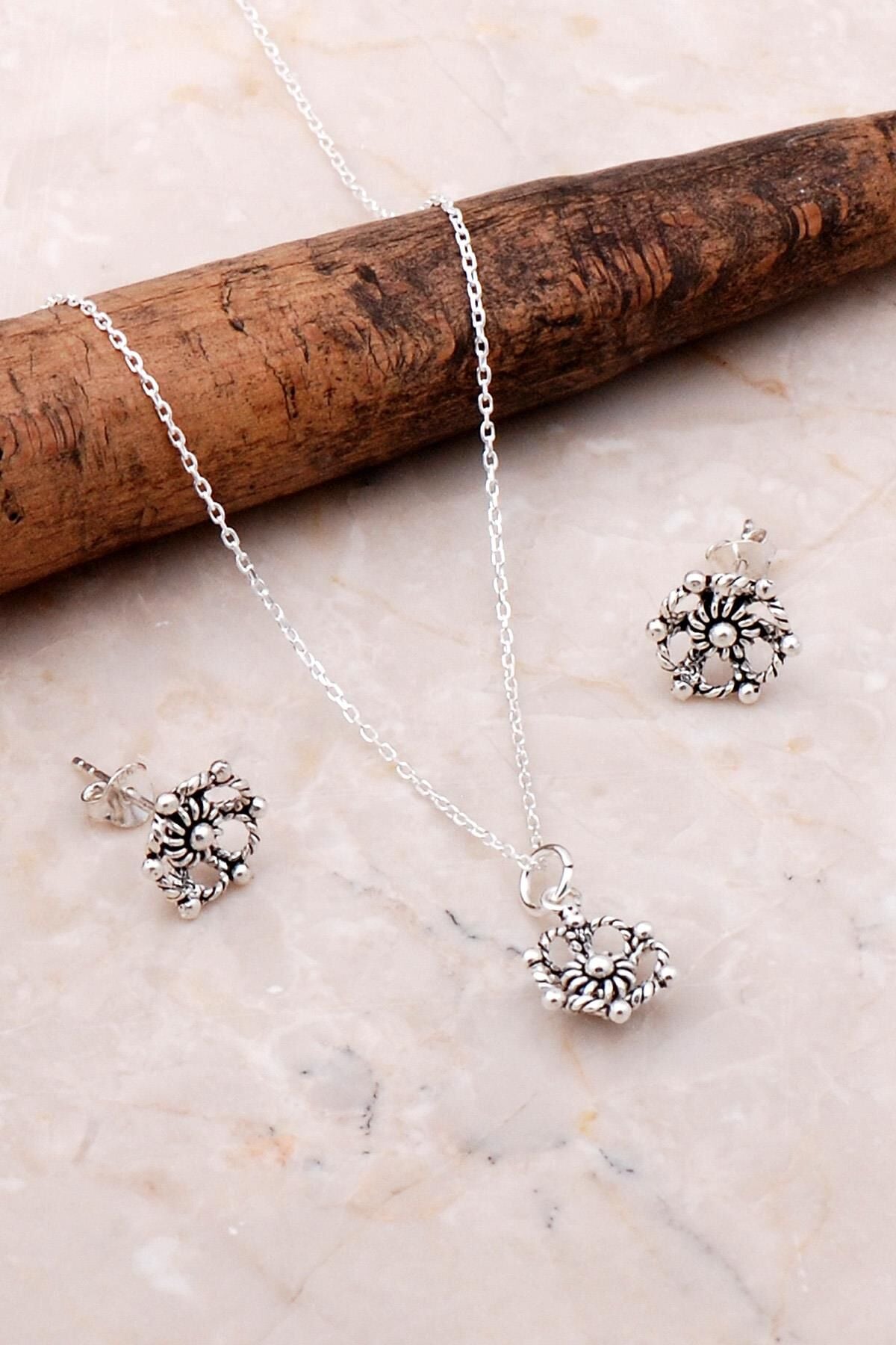 Çiçekli Oksitli Elişi Gümüş Set 2199
